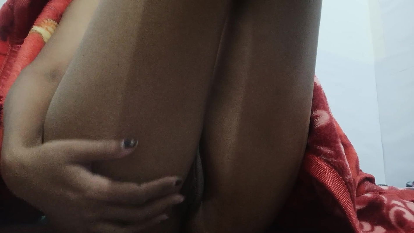 Desi Girl Fun – Desi Girl Thai Girl Has a Very Nice Ass and Hairy Pussy