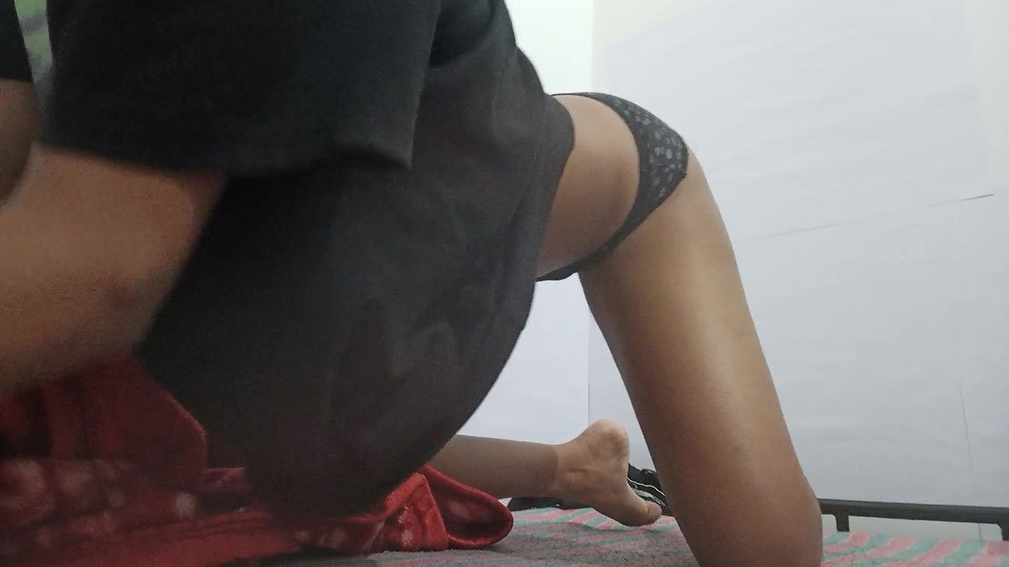 Desi Cute Girl Showing Boobs and Pussy 15