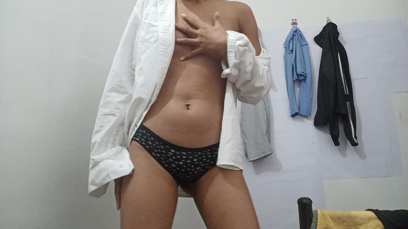 Desi Cute Girl Showing Boobs and Pussy 5