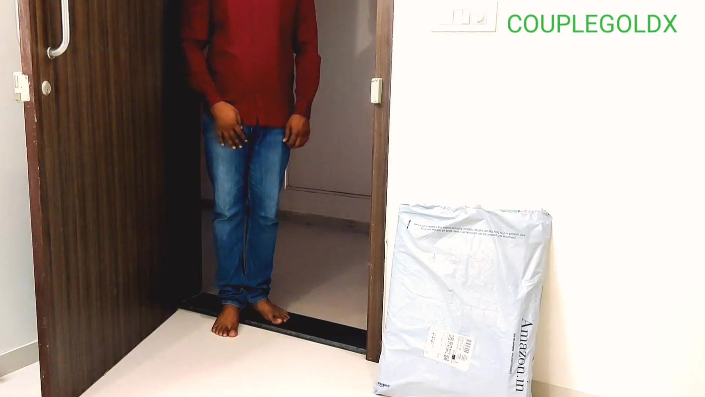 Delivery Boy Ne Darwaze Par Hi Chodna Suri Kar Diya