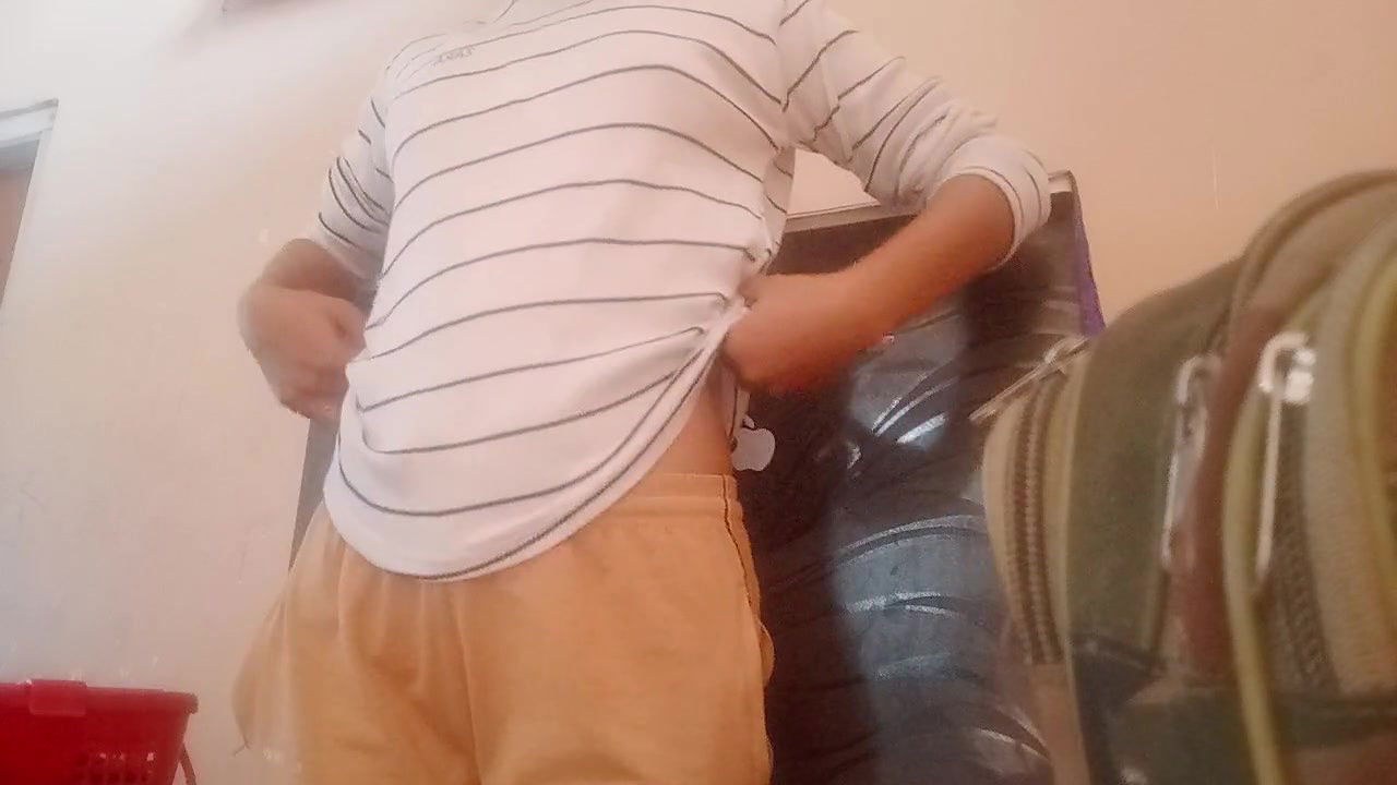 Cute Asian Masturbates on Camera