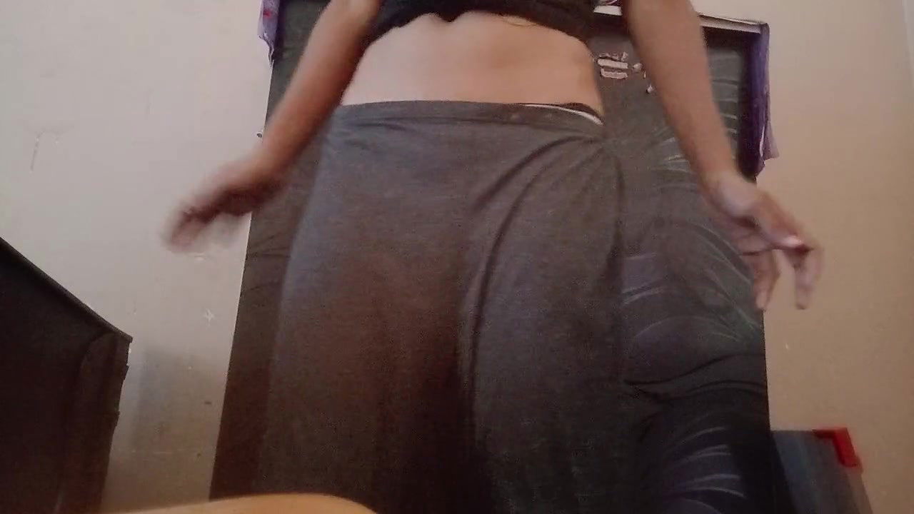 Collegegirl Caresses Her Insanely Wet Pussy to Orgasm