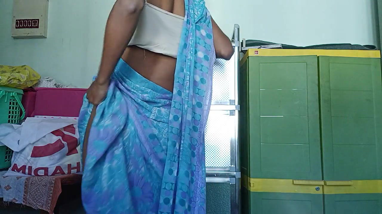 College girl in saree very hot