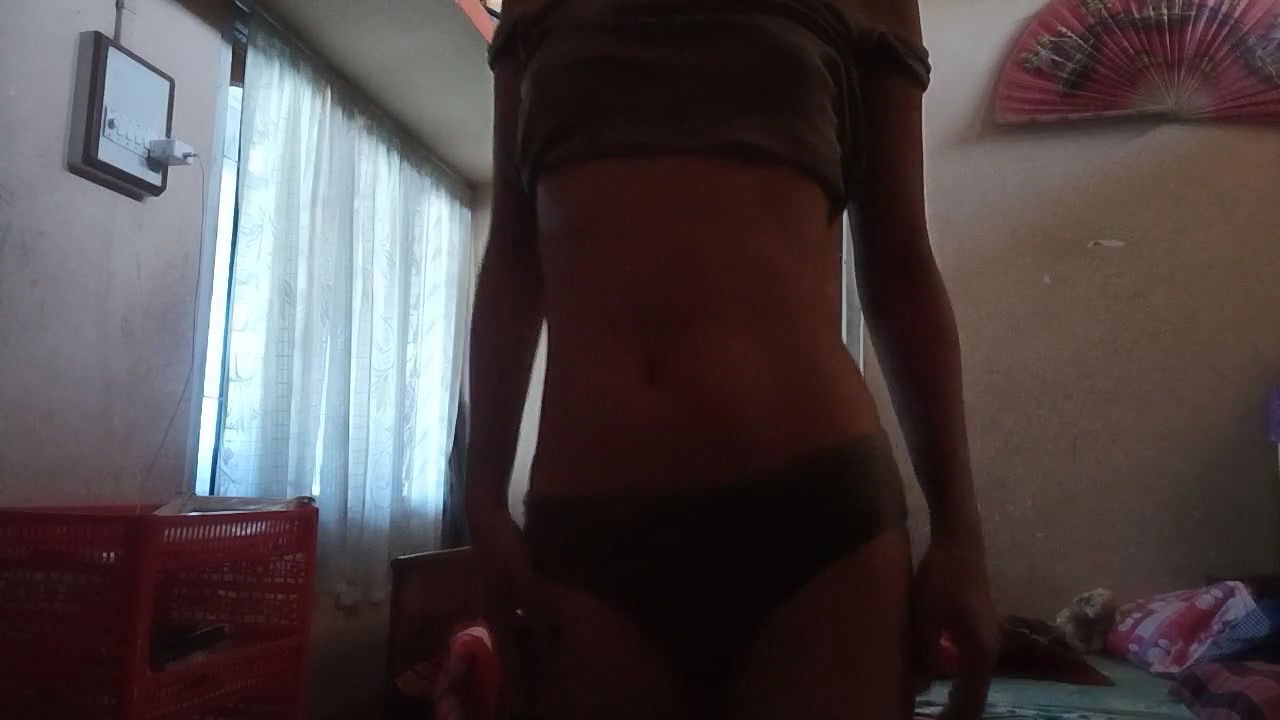 Beautiful College Girl Showing Pussy