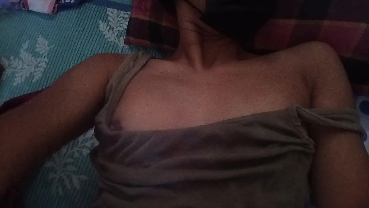 Beautiful College Girl Showing Nipples