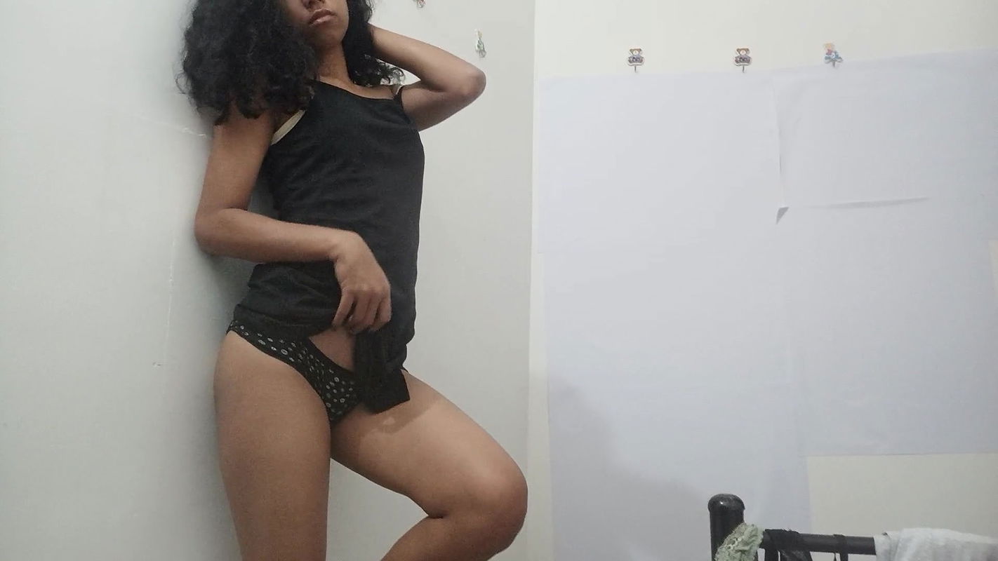 19 Year Old Teen Queen Gets Naked For You 8