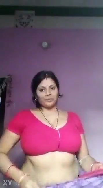 Horny Desi Wife Showing Boobs n Pussy