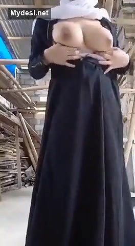 Desi Girl In Burka Showing Boobs