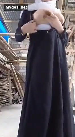 Desi Girl In Burka Showing Boobs