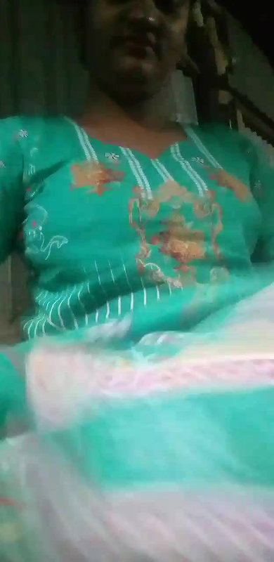 Mal Village Bhabi Showing For Lover