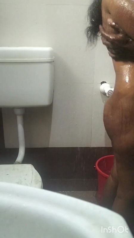Tamil Solo Bathing Romance
