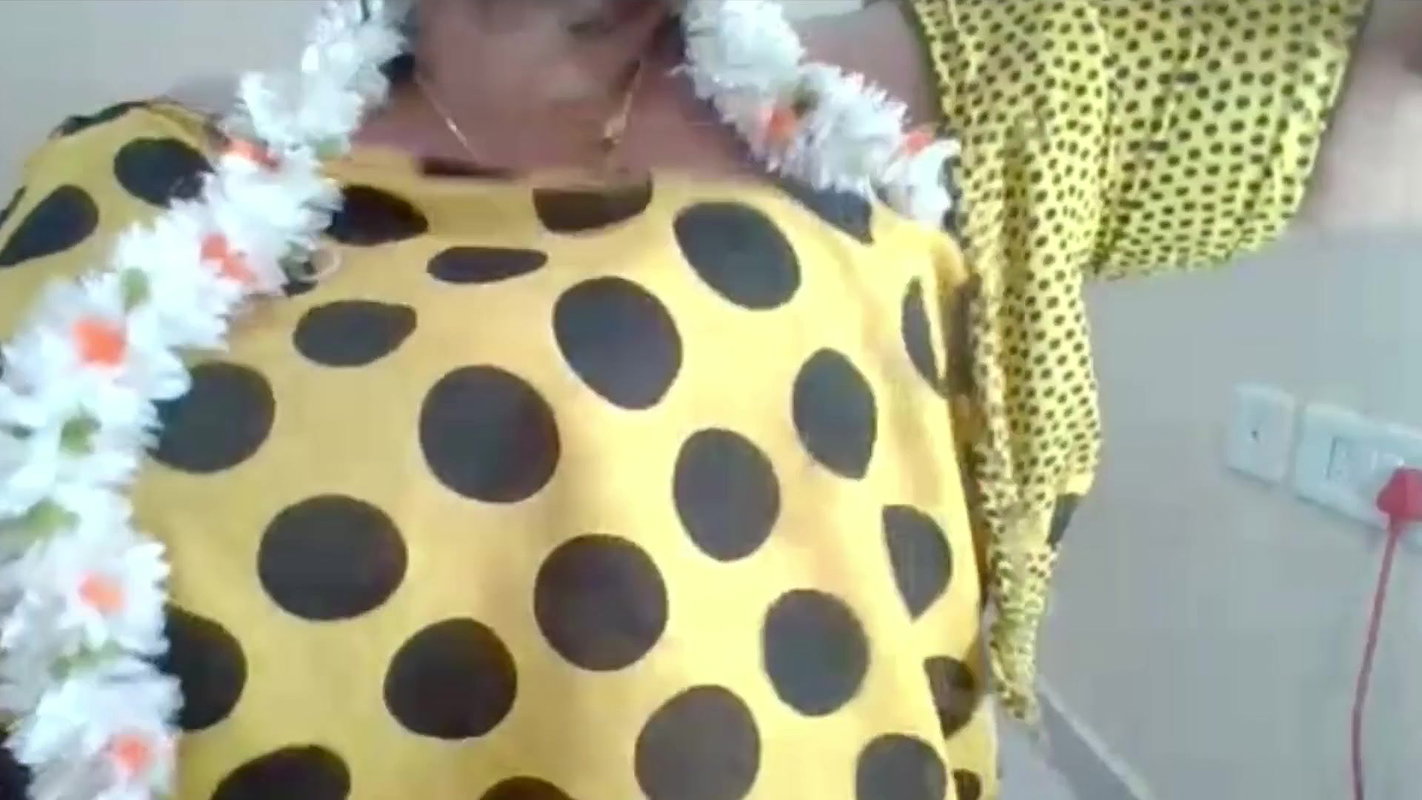 Telugu Yellow Saree Aunty Open Bigboobs Sucking Puffy Nipples Sucking Dirty Talking Telugu Audio