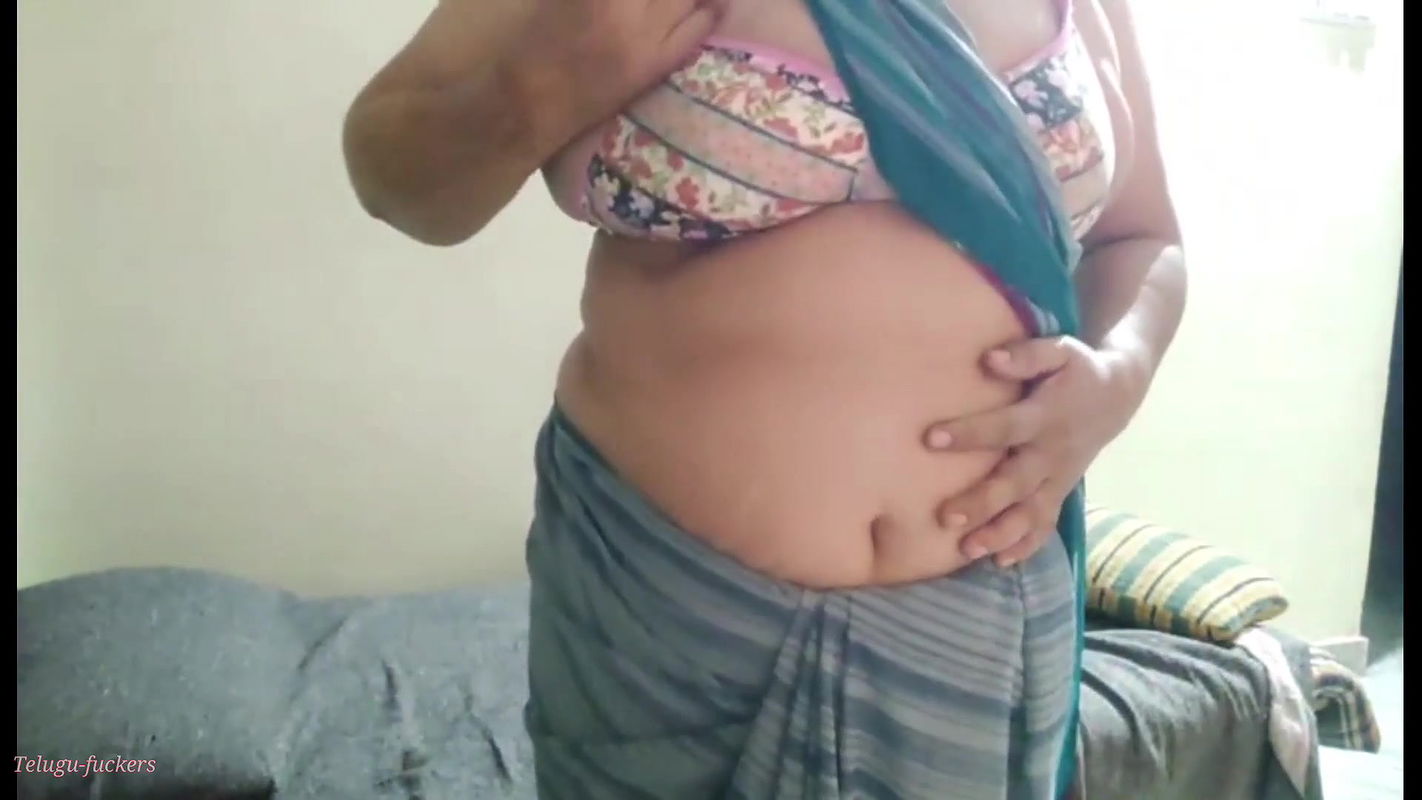 Telugu Stepsister Bigboobs Showing for Stepbrother