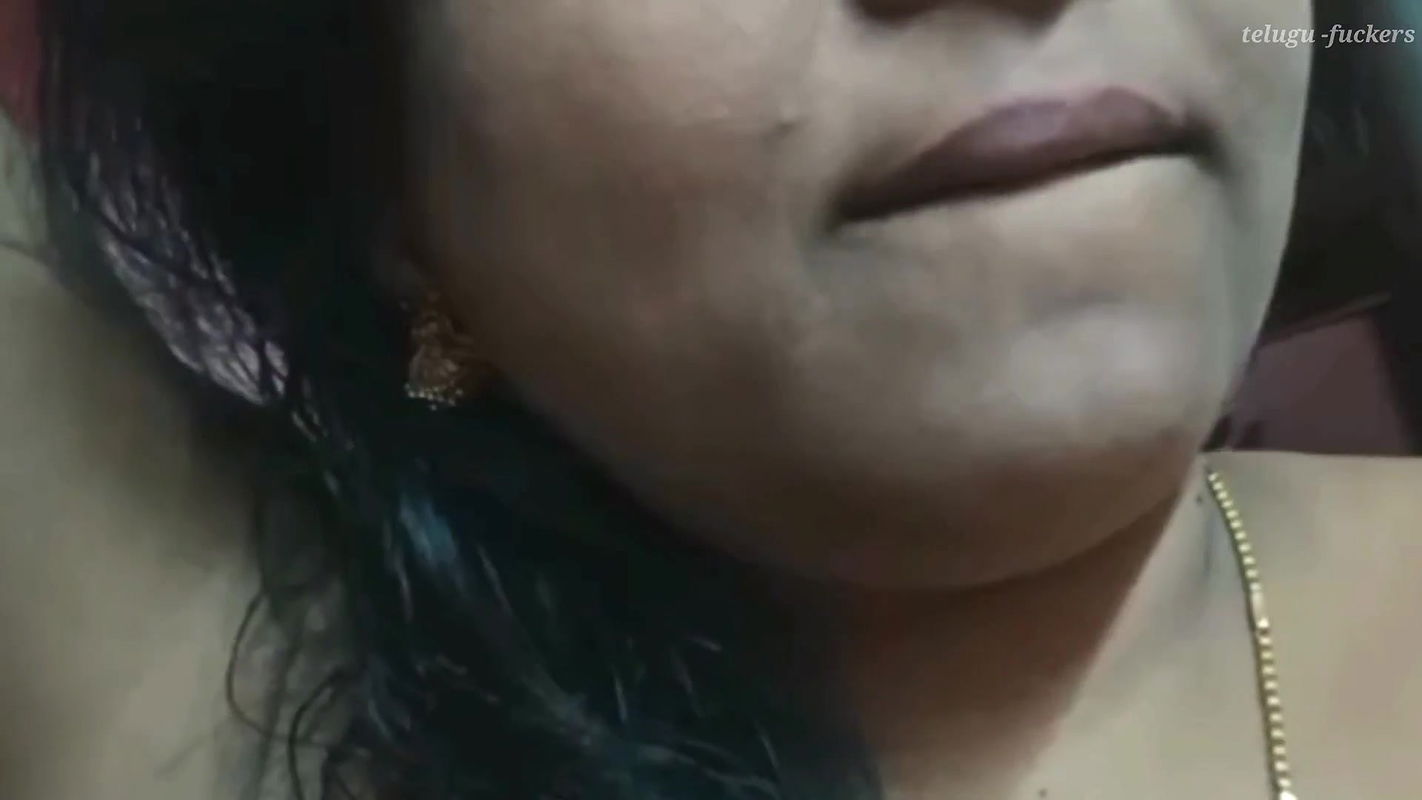 Tami Ponnu in Bathroom Natural Beauty Sexy Lips