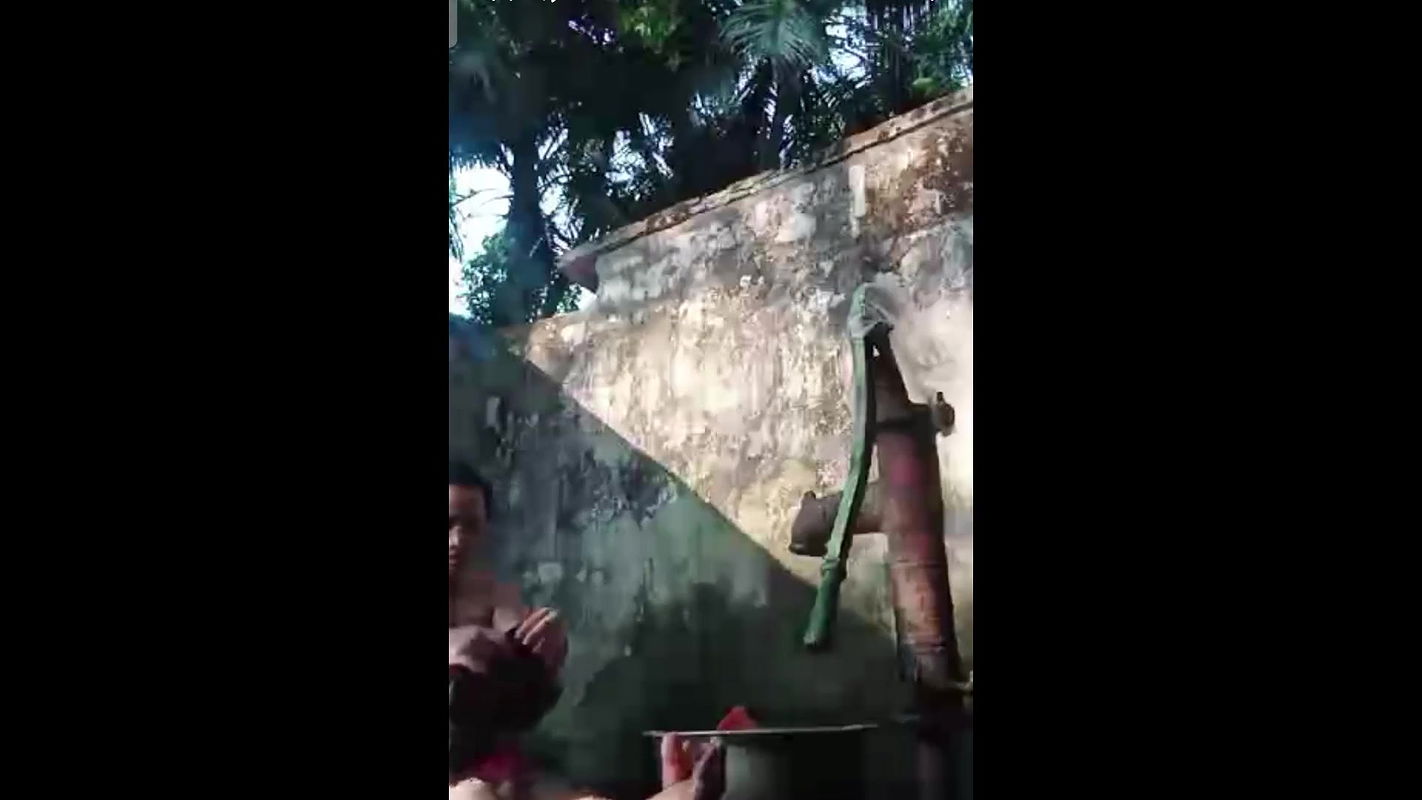 Indian Telugu Village Aunty Natural Bathing Saggy Boobs