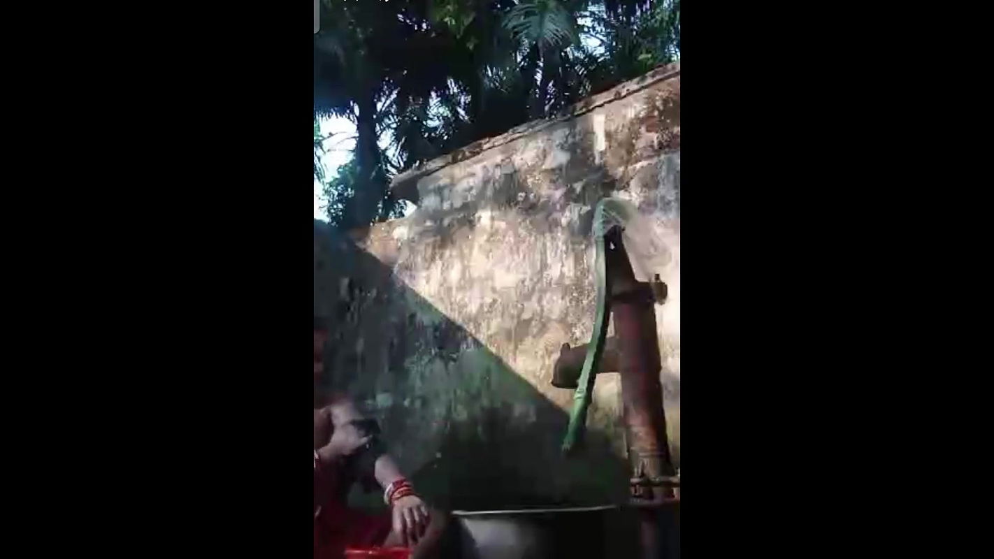 Indian Telugu Village Aunty Natural Bathing Saggy Boobs