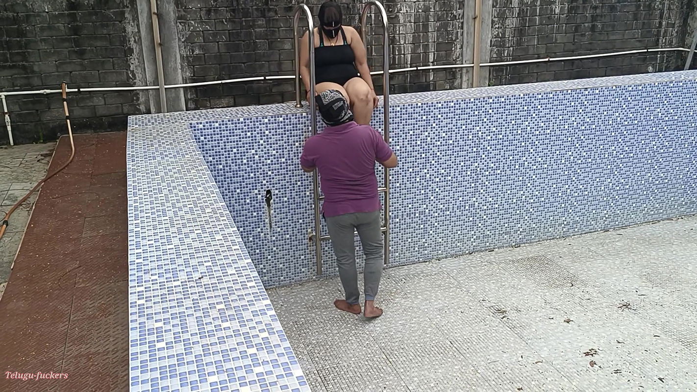 Hyderabad’s Telugu Lovers Enjoy Sucked Pussy in Swimming Pool Farmhouse Outdoor Telugu Fuck