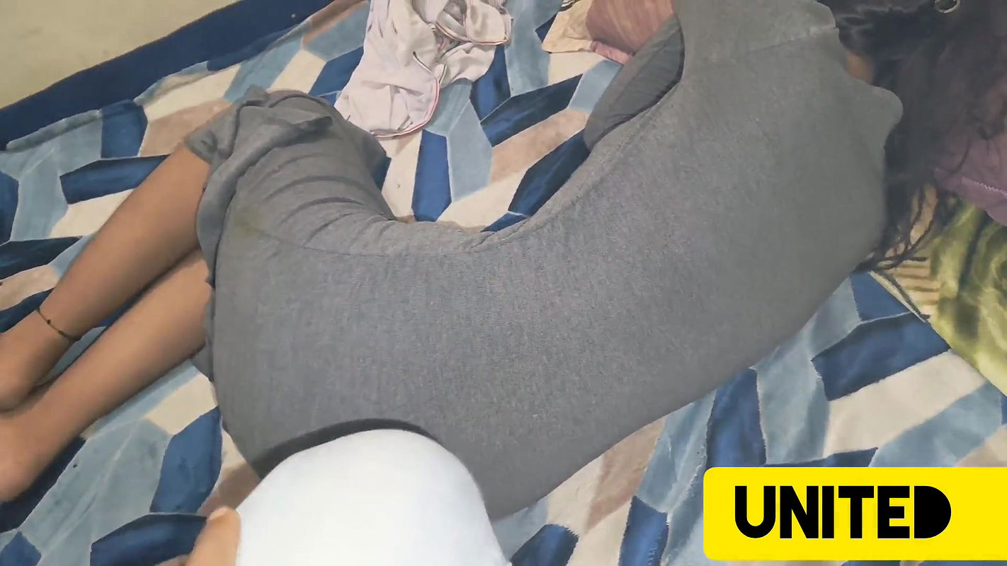 I Shared the Bed with the Step Sister and Then Inserted My Penis Inside Her Pussy.