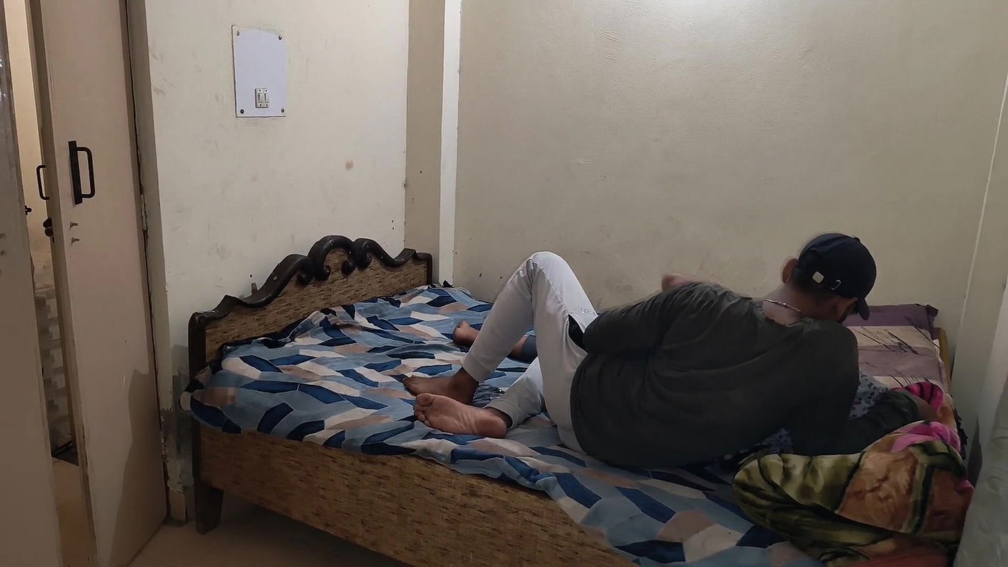 I Find My Horny 18 Year Old Indian Stepsister in Room