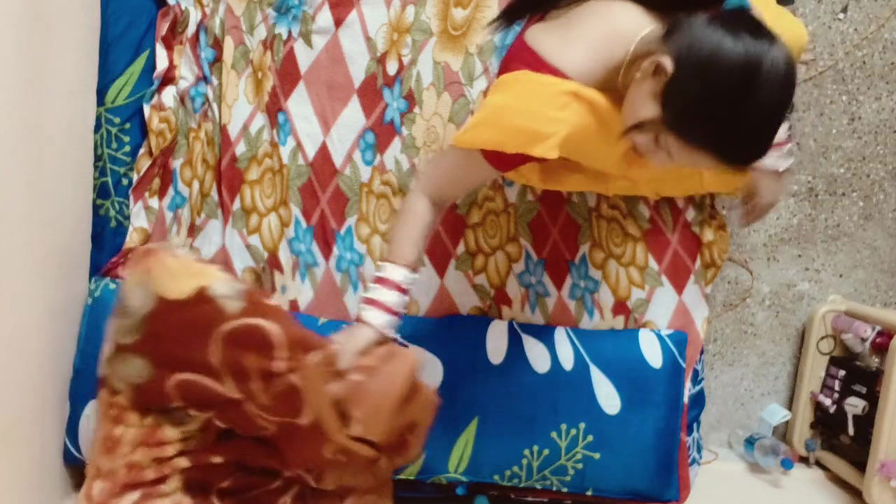 Sexy indian yellow saree bhabhi having hard-core sex with her boyfriend