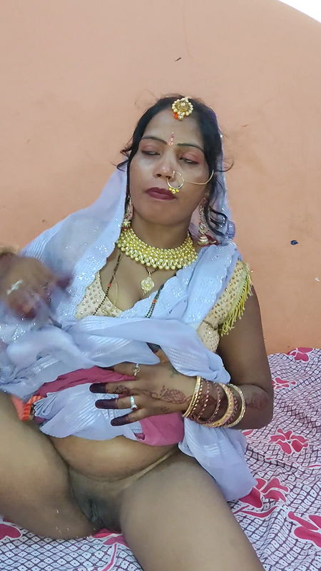 Beautiful Indian Nude Video, Beautiful Indian Bhabhi’s Sex Video