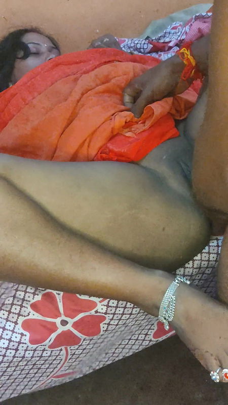 Indian House Wife Ki Lal Sari Me Sex Video, Village Sex Video, Indian Aunty Ki Sex Video