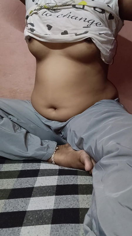 Pooja Bhabhi Boob Milk Show Full Nude Full Face