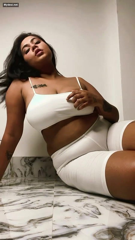 Desi big boobs model