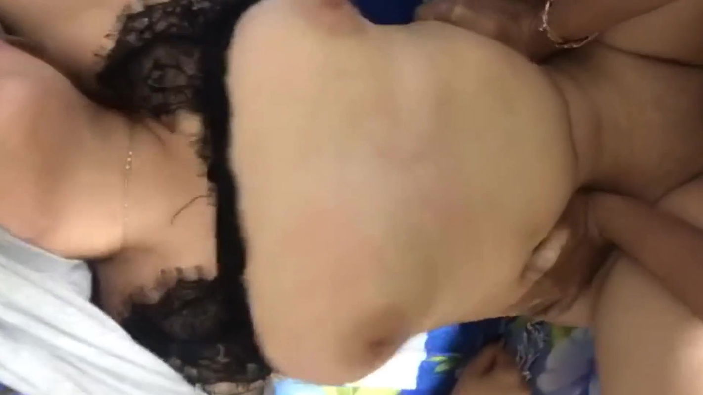 Bangladeshi horny GF give blowjob her BF and did enjoying sex