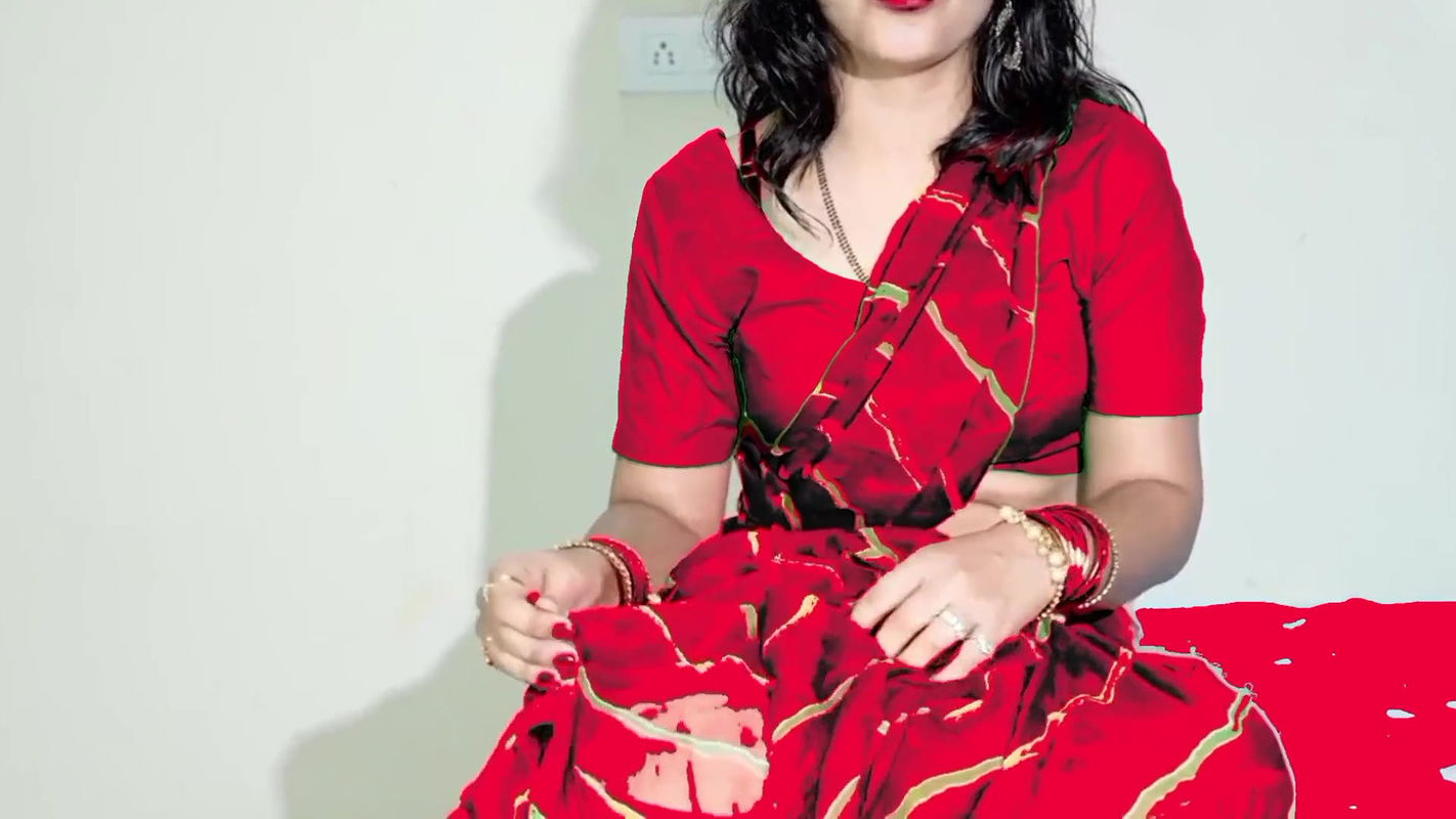 Bangladeshi Riya bhabhi Outsite in the rain