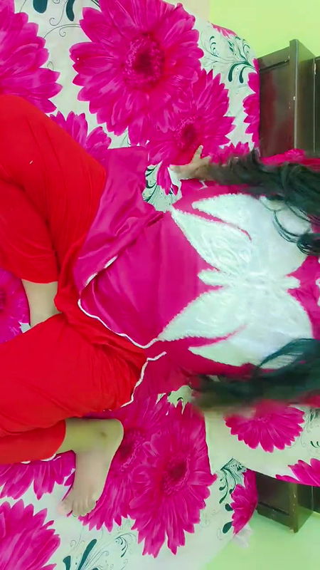 Desi beautiful college girl fingering