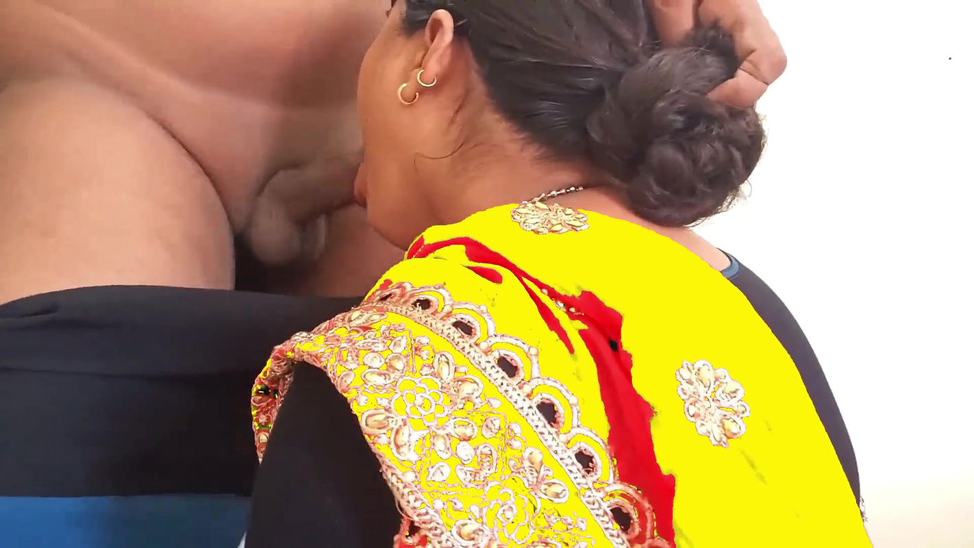 Sexy Bangladeshi Bhabhi Alone Home Outside Raining