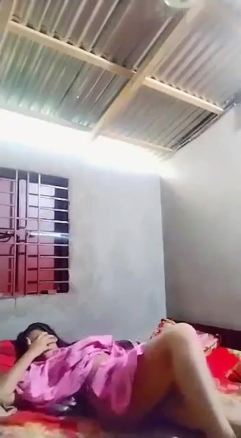 Bangladeshi Girlfriend Having Fun With Lover