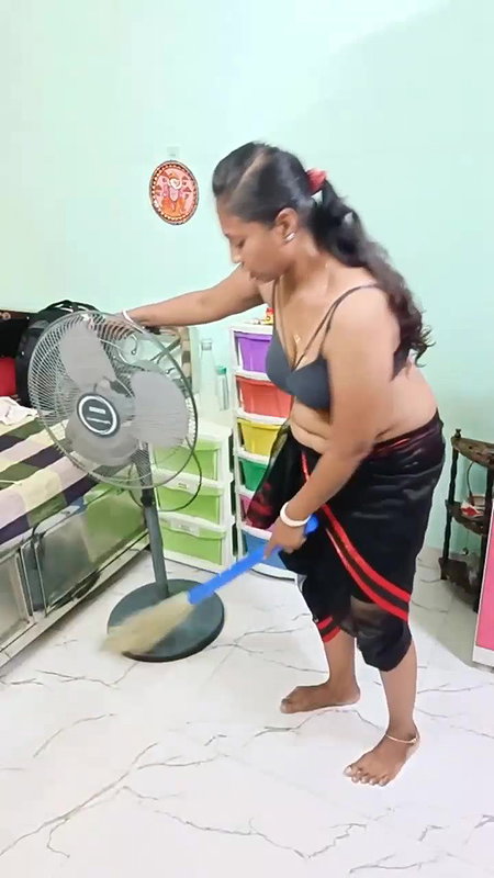 Youtuber Adda with bong beauty – 41