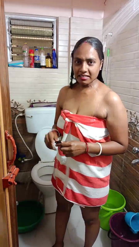 Youtuber Adda with bong beauty – 37