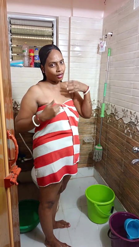 Youtuber Adda with bong beauty – 37