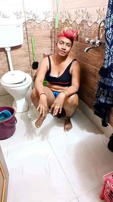 Youtuber Adda with bong beauty – 36