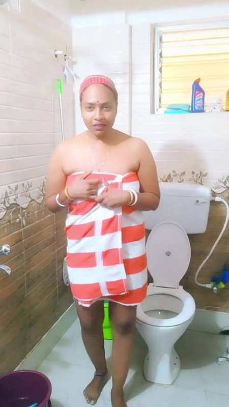 Youtuber Adda with bong beauty – 20