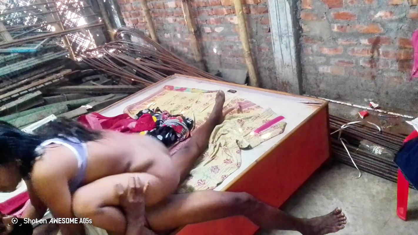 ALONE DESI GIRL SEX WITH OUTHERS MAN