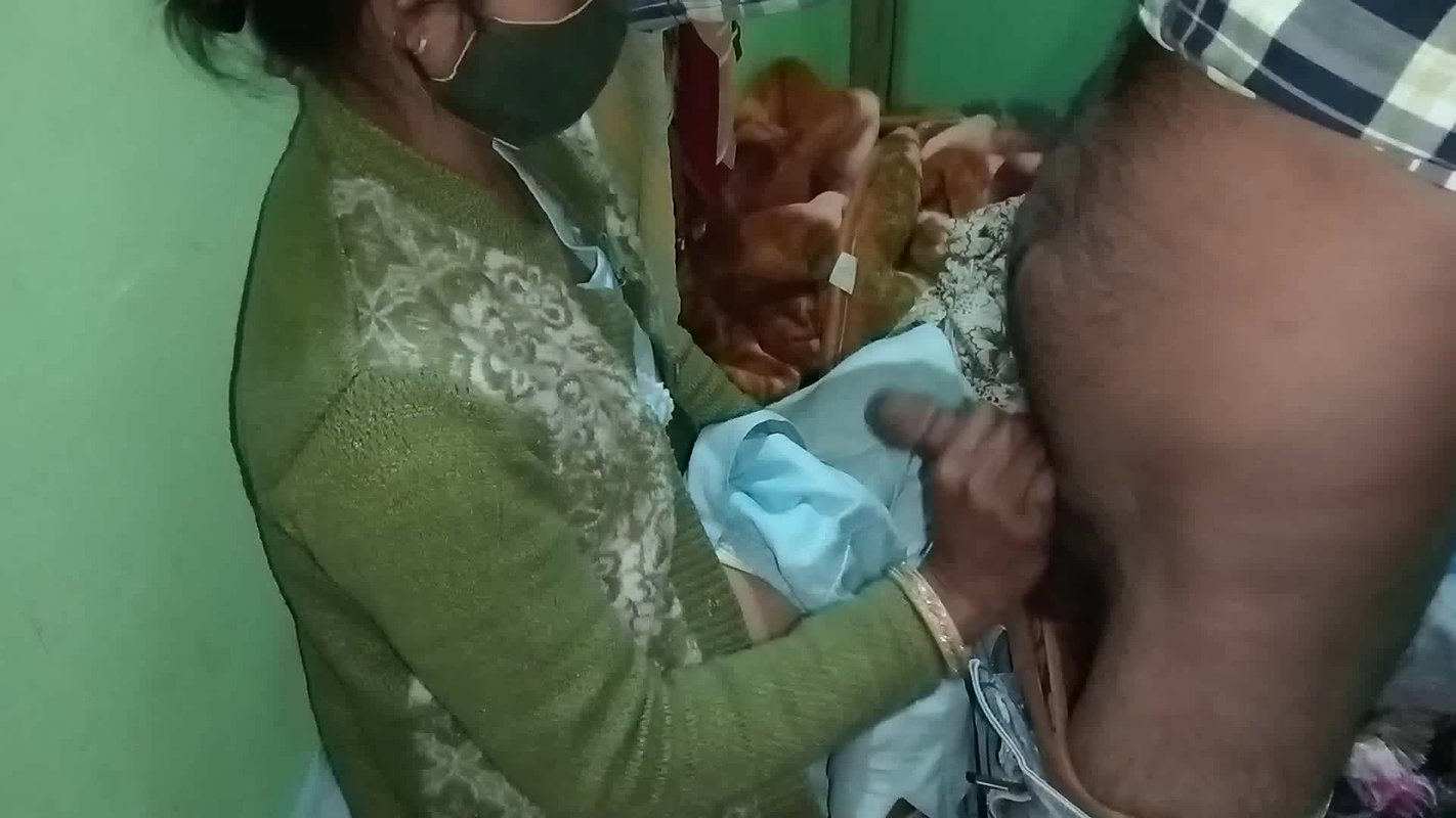 Neighbor sister-in-law kissed the younger brother-in-law