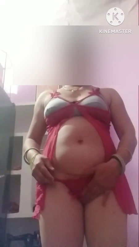 Alone Indian Village Aunty Showing Her Sexy Ass and Boobs Beautiful Body to His Old Boyfriend