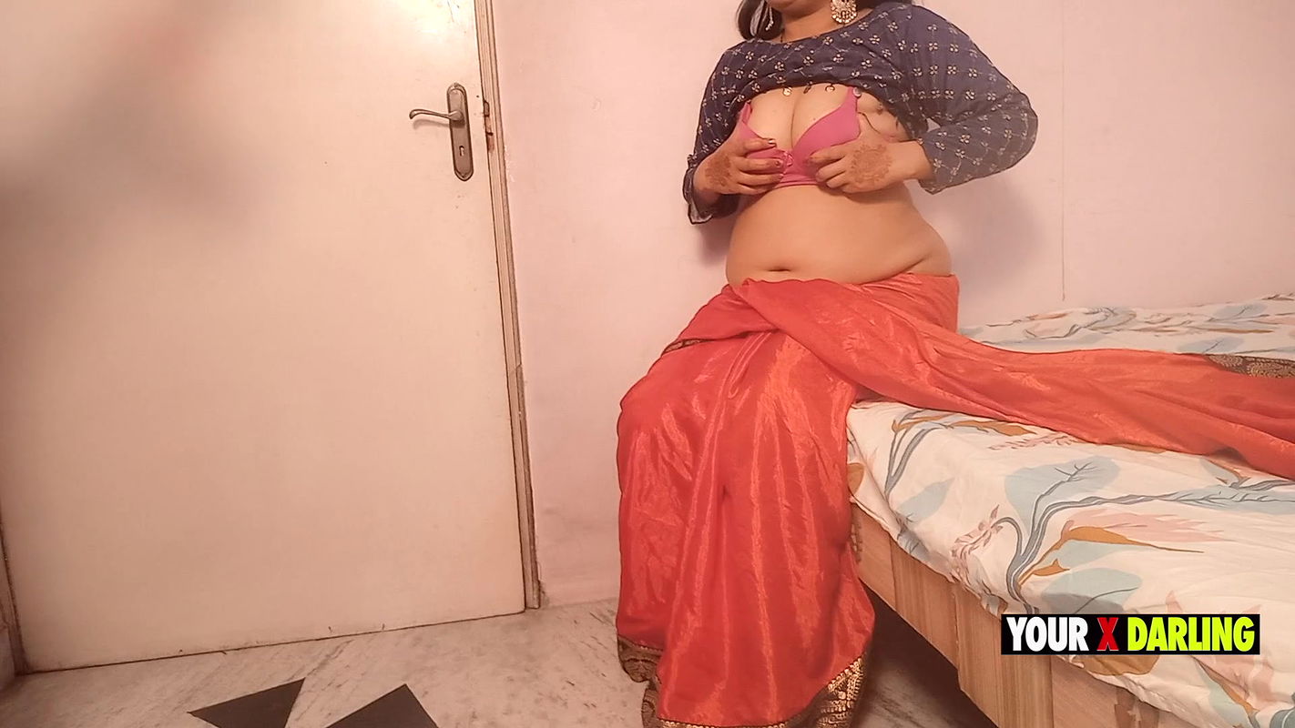 Day 04 – Stepmom First Got a Photoshoot Done, Then Opened Her Legs in Front of Her Stepson