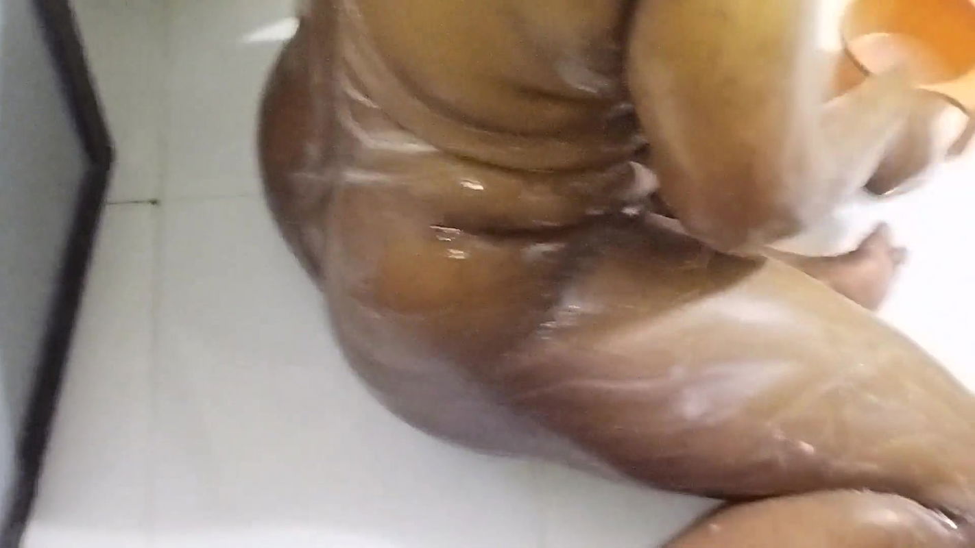 Delhi Girlfriend Left After Bathing