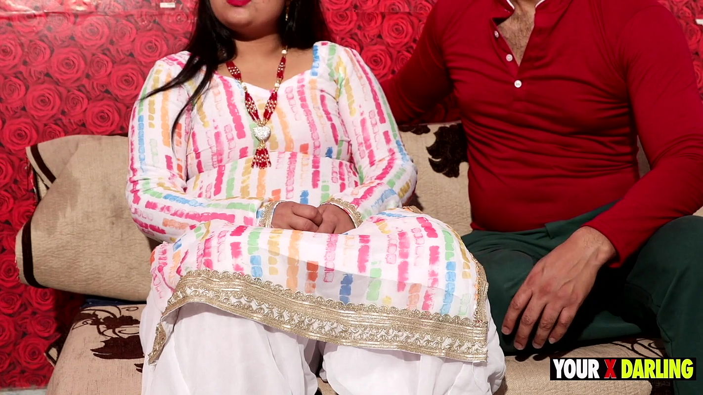 Exclusive – Indian Chchi Dressed up for Handsome Boy and Fucked with Him