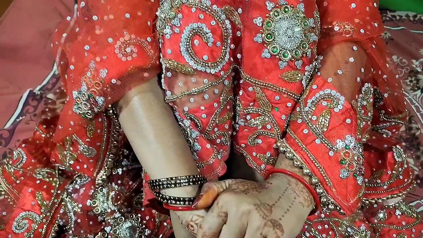 Fast Night Beautiful Indian Wife and Husband Fucked in Suhagraat