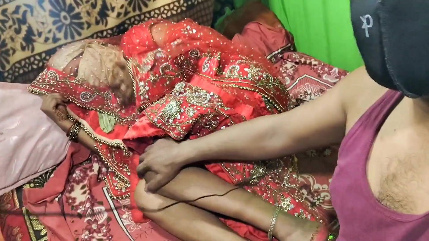 Fast Night Beautiful Indian Wife and Husband Fucked in Suhagraat