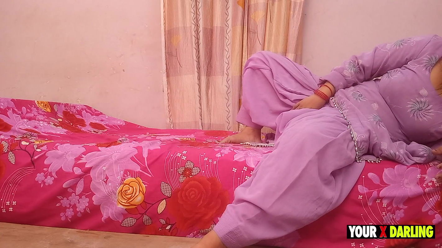 Horny Punjabi Bhabhi Big Ass Huge Boobs BBC Vs Beedi Smoker Bihari