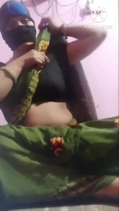Indian Desi Bhabhi Nude Sexy Body Showing to His Sasur Ji Because Her Sasur Is Fucking Daily of His Bahu