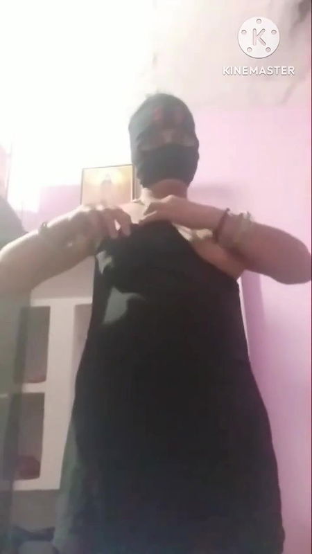 Indian Punjabi Bhabhi Masturbation Her Clean Shaved Pussy