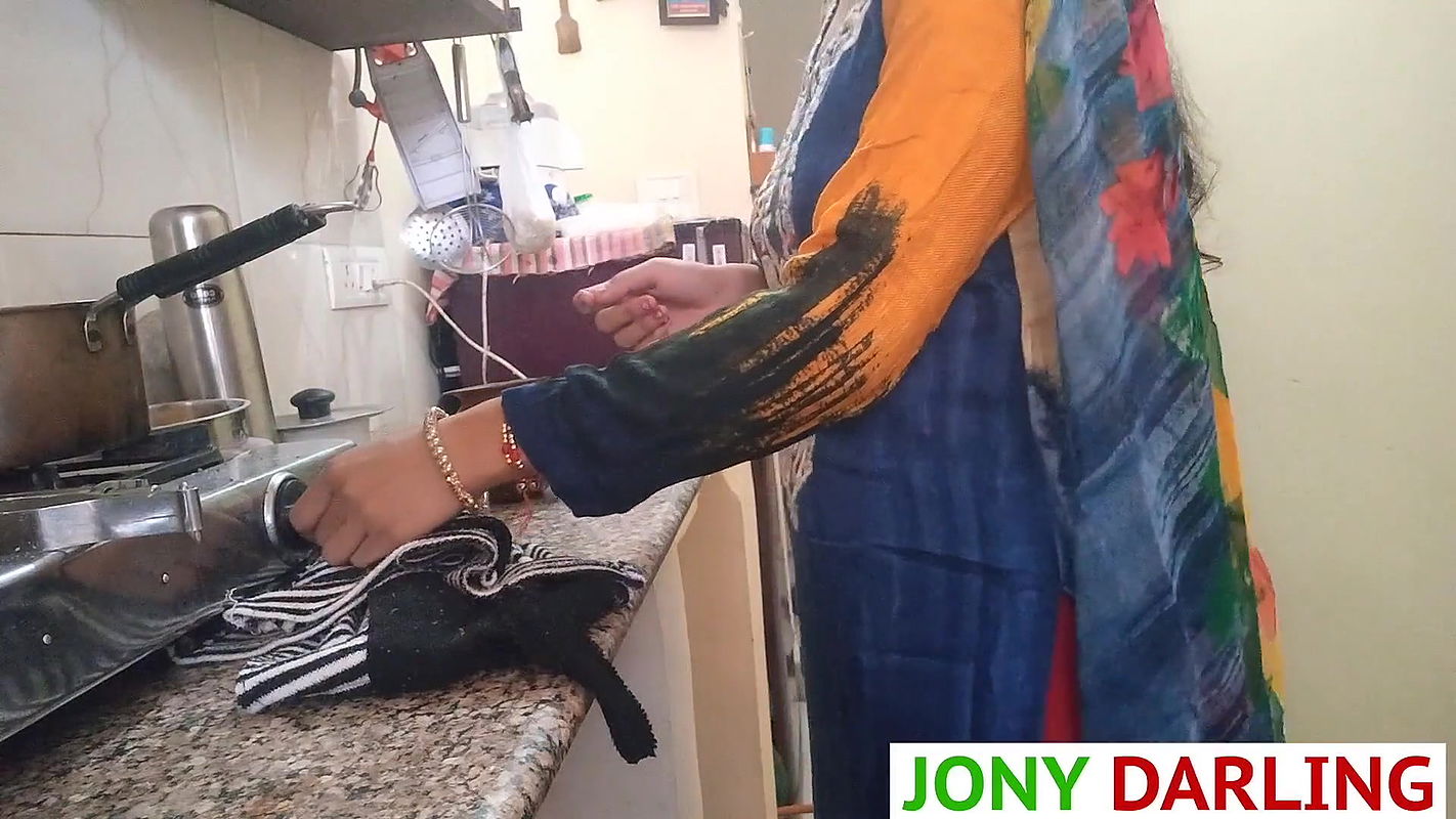 Mother-in-law’s Fucking, That Too in the Kitchen – Jay Darling